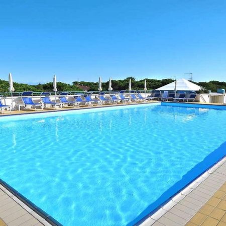 Residence Pinewood Бибионе Экстерьер фото