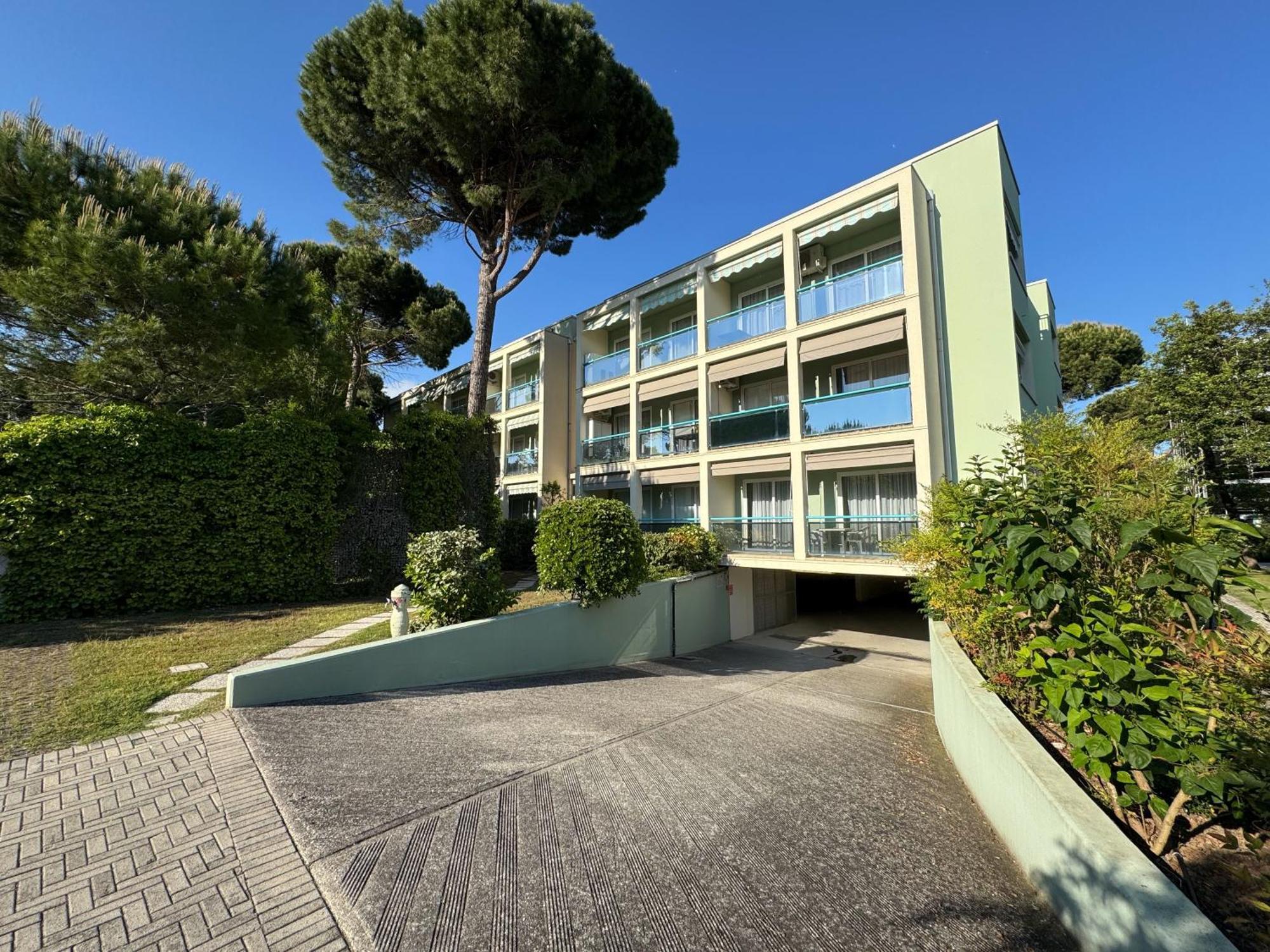 Residence Pinewood Бибионе Экстерьер фото